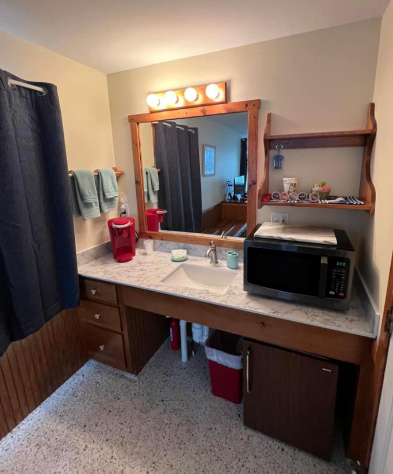 Moody'S Motel And Cottages Wells Room photo