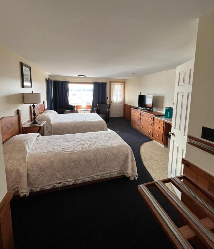 Moody'S Motel And Cottages Wells Room photo