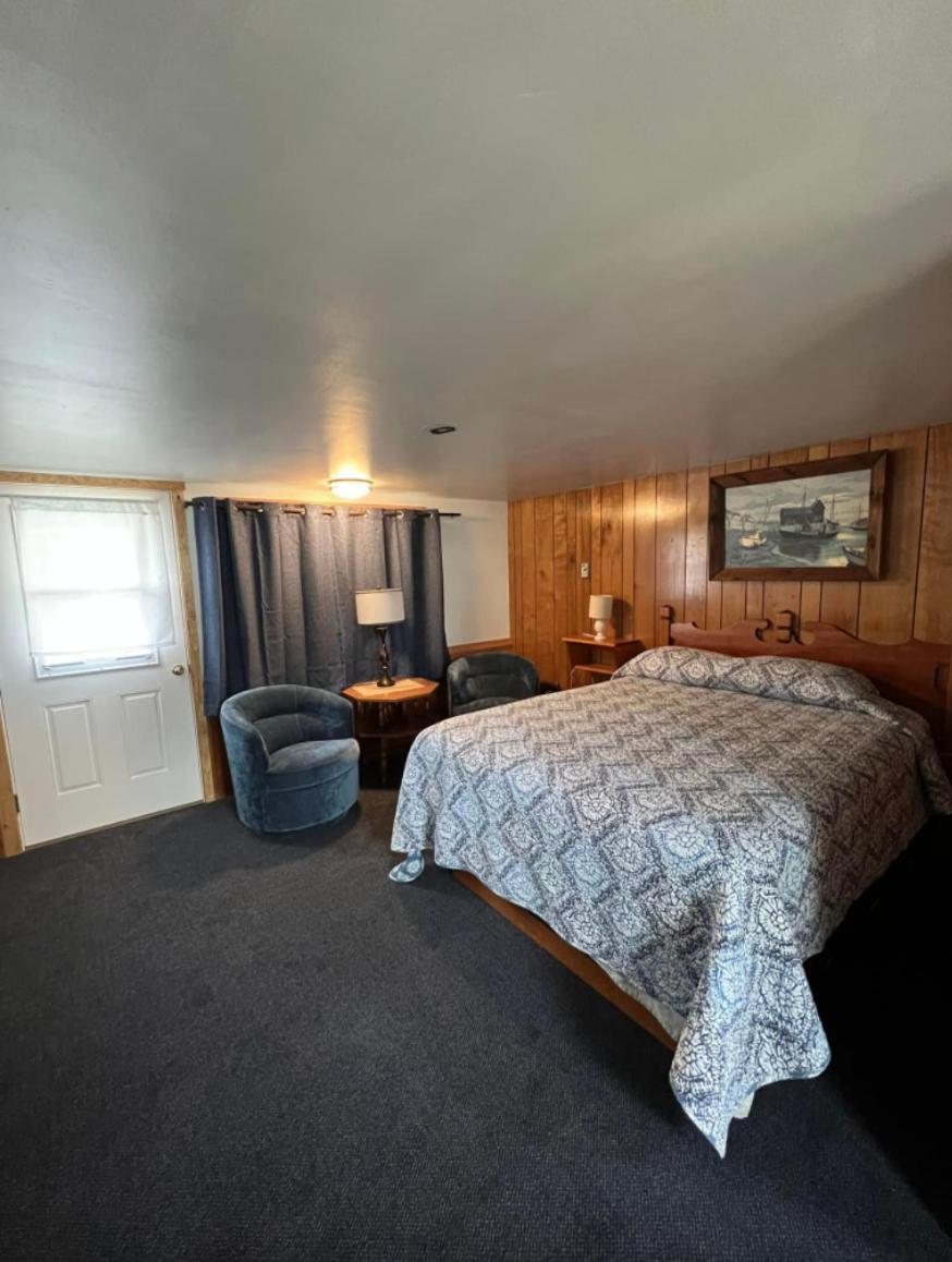 Moody'S Motel And Cottages Wells Room photo